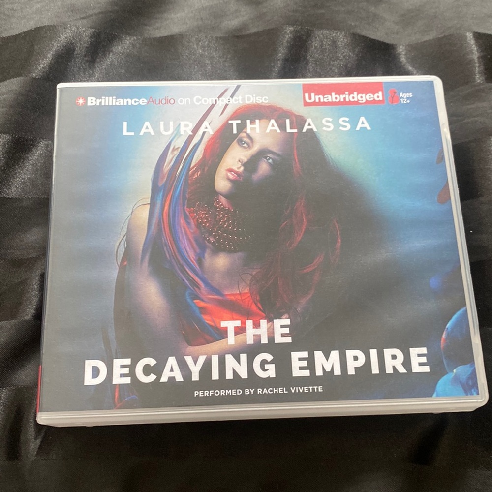 Brand new never played Audio book "The decaying empire" - Laura Thalassa